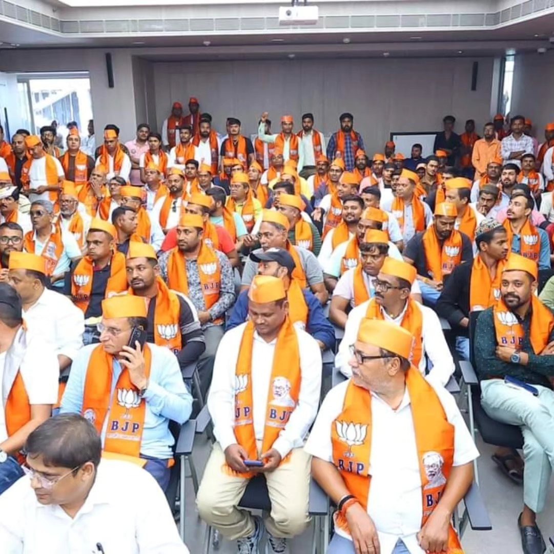 તા.૧૭/૦૩/૨૦૨૪ ના રોજ આ છે “મોદીજીનો પરિવાર” આજે સુરત જિલ્લાના કોંગ્રેસનાં આગેવાનશ્રીઓને ભારતીય જનતા પાર્ટીનો ખેસ પહેરી પાર્ટીમાં જોડ્યા.